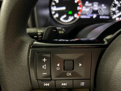 Used 2023 Nissan Rogue SV image 15