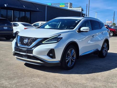 Used 2019 Nissan Murano Platinum image 2