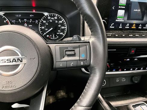 Used 2021 Nissan Rogue SL w/ Premium Package image 20