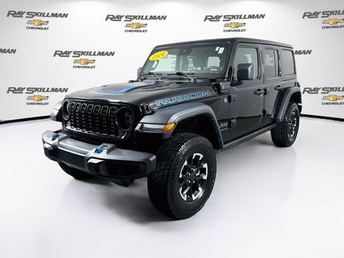 Used 2024 Jeep Wrangler Unlimited Rubicon 4xe AWD/4WD image 3