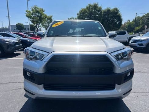 Used 2024 Toyota 4Runner Limited AWD/4WD image 2