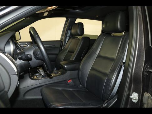 Used 2020 Jeep Grand Cherokee Limited image 24