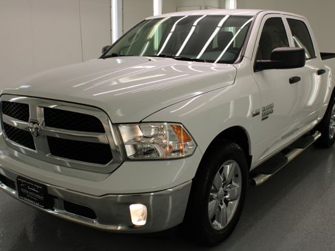 Used 2019 RAM 1500 Tradesman w/ Tradesman SXT Package image 4
