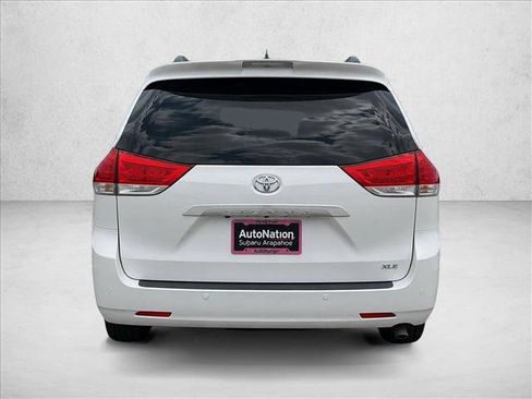 Used 2012 Toyota Sienna XLE AWD/4WD image 8