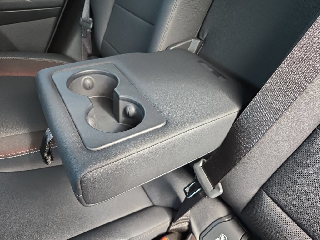 Certified 2025 Chevrolet Equinox EV RS FWD image 13