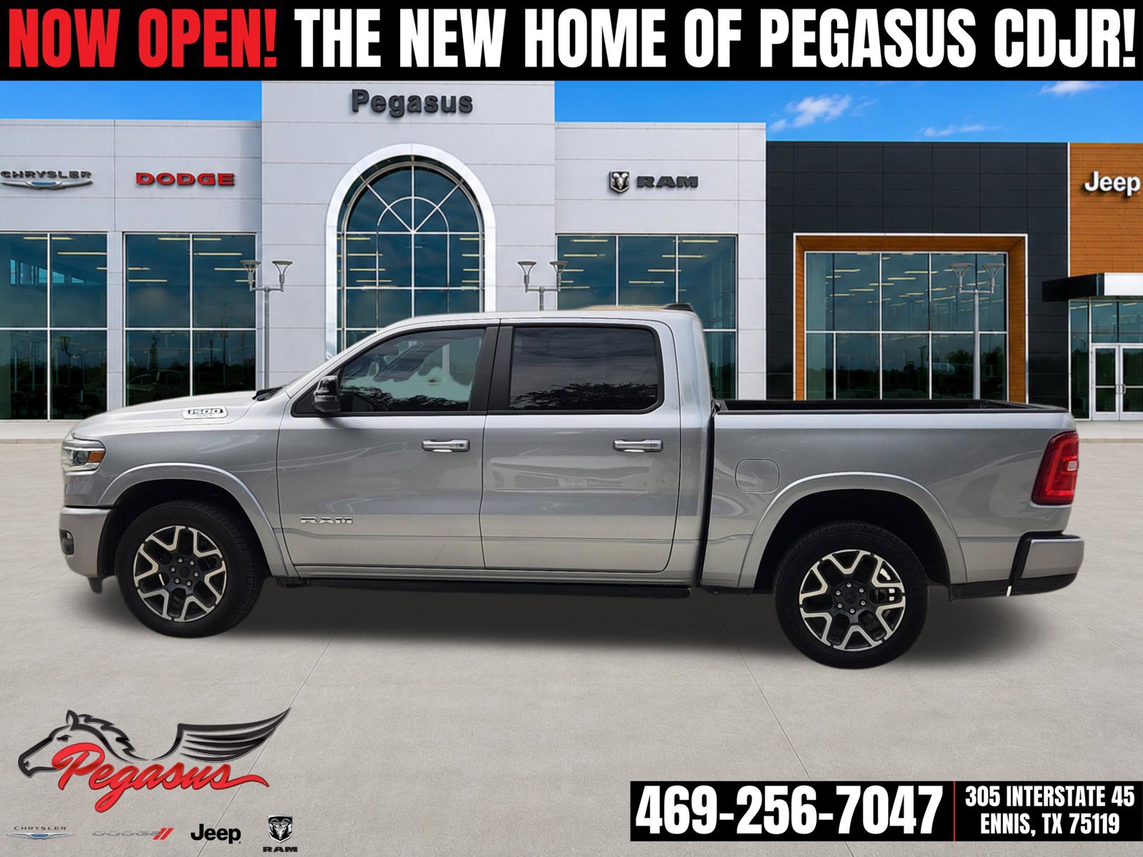 Used 2025 RAM 1500 Laramie w/ Laramie Southwest Edition AWD/4WD image 3