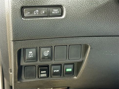 Used 2017 Nissan Rogue S image 12