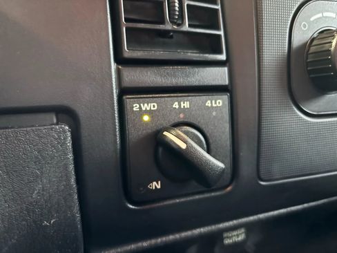 Used 2004 Dodge Dakota Sport w/ Trailer Tow Group image 22