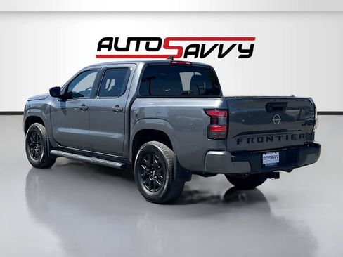 Used 2023 Nissan Frontier SV w/ Midnight Edition Package AWD/4WD image 5