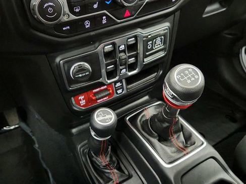 Used 2021 Jeep Gladiator Rubicon image 16