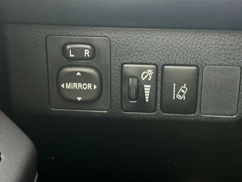 Used 2018 Toyota RAV4 LE w/ All Weather Liner Package AWD/4WD image 16