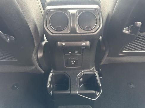 Certified 2025 Jeep Wrangler Unlimited Rubicon AWD/4WD image 10