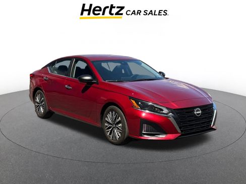 Used 2025 Nissan Altima 2.5 SV image 1