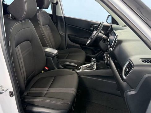 Used 2024 Hyundai Venue SEL FWD image 10