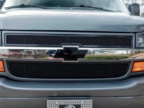 Used 2023 Chevrolet Express 2500 image 13