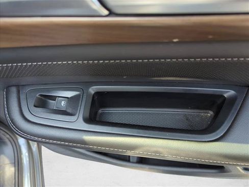 Used 2024 Volkswagen Atlas SE FWD image 22