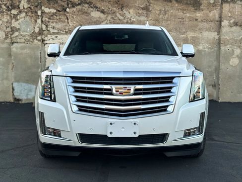 Used 2017 Cadillac Escalade ESV Platinum image 10