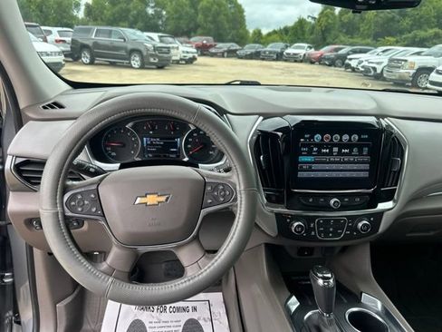 Used 2019 Chevrolet Traverse Premier w/ Driver Confidence II Package FWD image 11