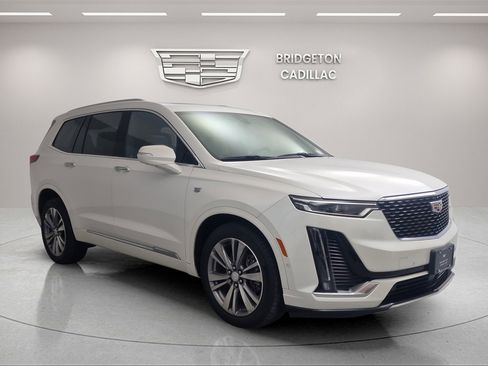 Used 2022 Cadillac XT6 Premium Luxury w/ Platinum Package image 9