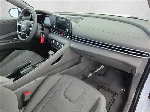 Used 2024 Hyundai Elantra SE FWD image 24