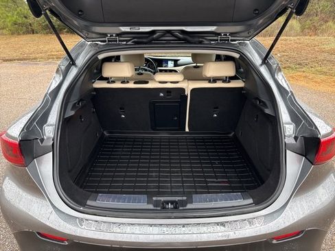 Used 2017 INFINITI QX30 Premium w/ Navigation Package image 10