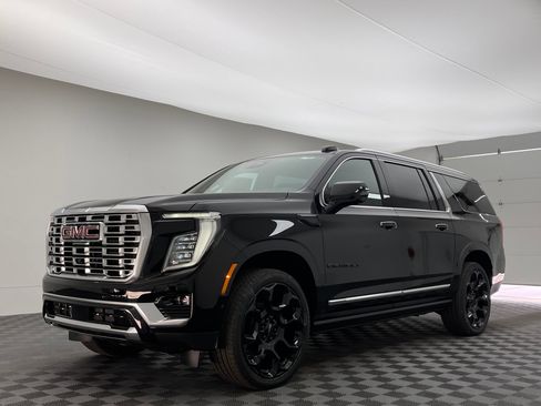 New 2026 GMC Yukon XL Denali w/ Denali Reserve Package AWD/4WD image 2