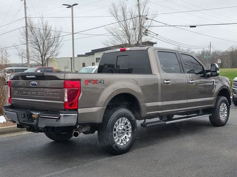 Used 2022 Ford F250 Lariat w/ Chrome Package image 5