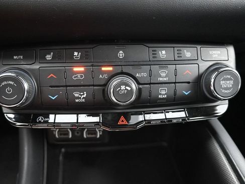 Used 2024 Dodge Durango GT AWD/4WD image 15