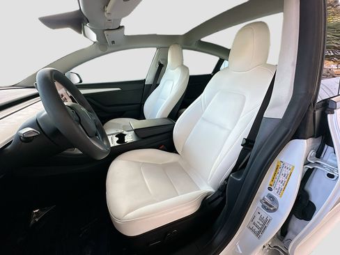 Used 2022 Tesla Model 3 image 20