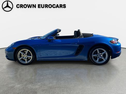 Used 2017 Porsche 718 Boxster image 2
