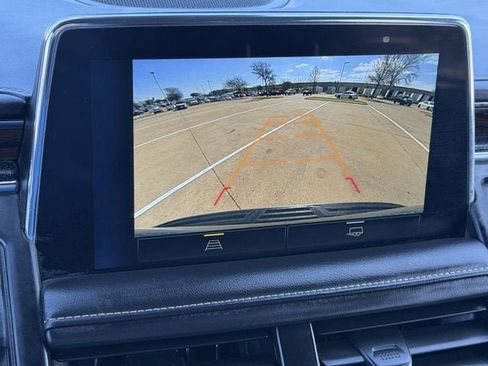 Used 2023 Chevrolet Suburban Premier image 19