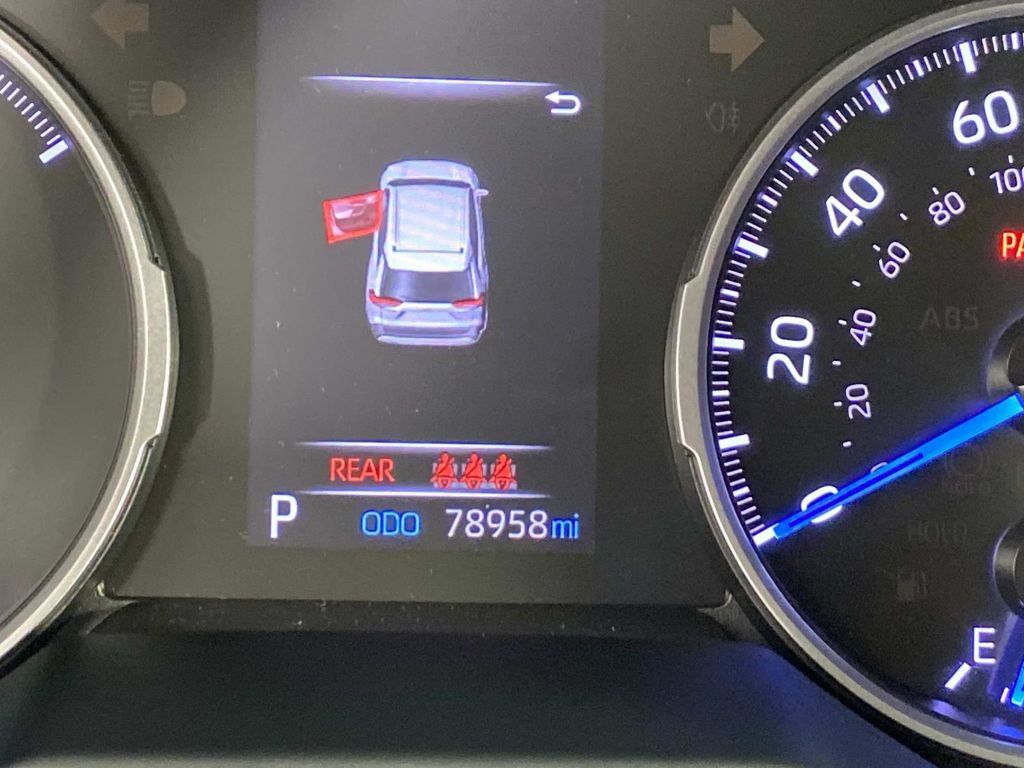 Used 2020 Toyota RAV4 XLE w/ Convenience Package AWD/4WD image 18