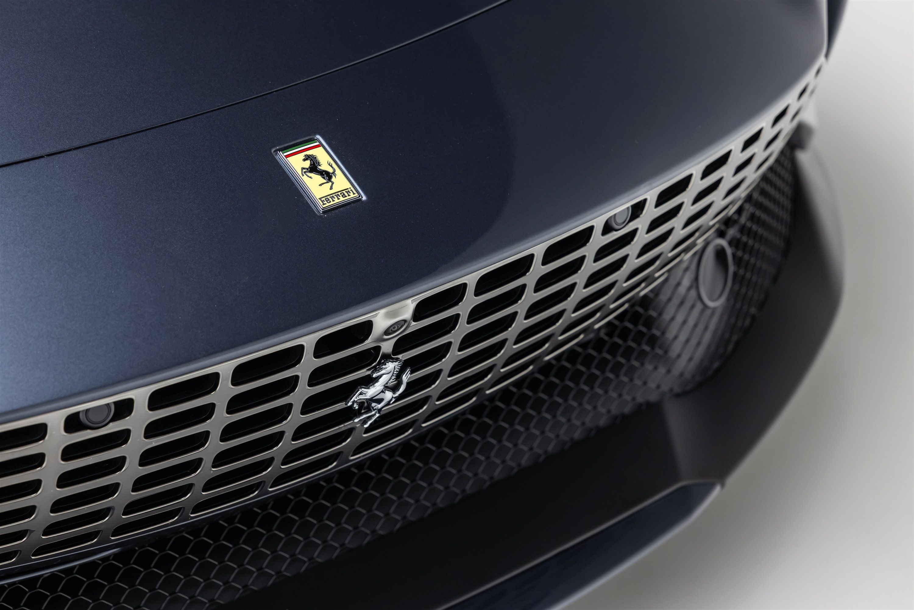 Certified 2025 Ferrari Roma Spider RWD image 16