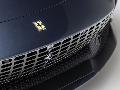 Used 2025 Ferrari Roma Spider RWD image 16