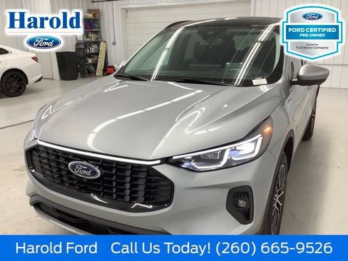 Certified 2024 Ford Escape SE w/ PHEV Premium Package FWD image 4