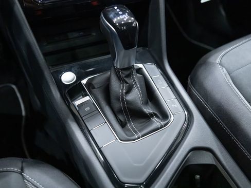New 2026 Volkswagen Taos SE FWD image 19