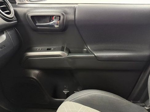 Used 2022 Toyota Tacoma TRD Sport w/ Technology Package AWD/4WD image 23