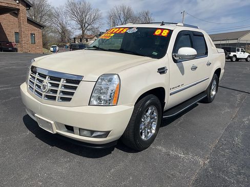 Used 2008 Cadillac Escalade EXT image 2