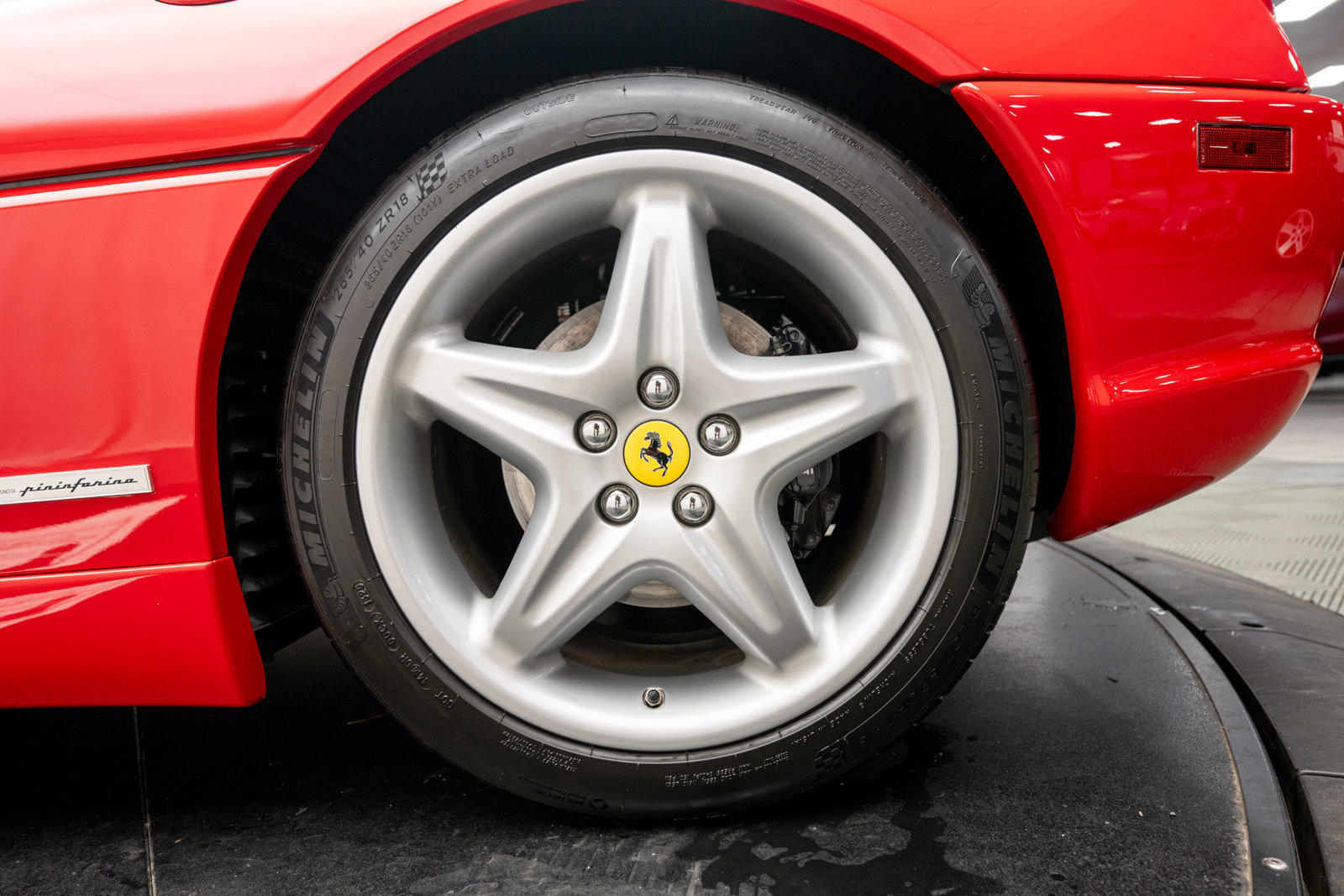 Used 1995 Ferrari F355 Berlinetta RWD image 47