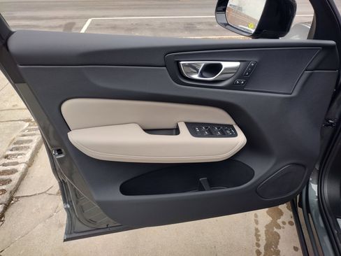 New 2026 Volvo XC60 B5 Plus w/ Climate Package image 8