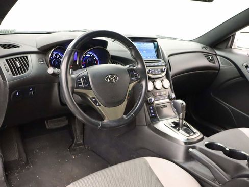 Used 2013 Hyundai Genesis 2.0T RWD image 6