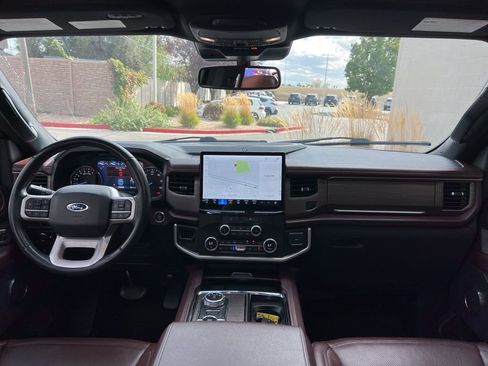 Used 2022 Ford Expedition Limited image 21