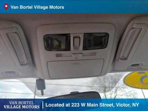 Used 2015 Subaru Forester 2.5i Premium w/ All-Weather Package AWD/4WD image 18