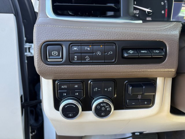 Used 2021 GMC Yukon XL Denali w/ Denali Ultimate Package AWD/4WD image 25