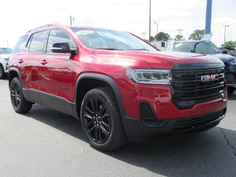 Certified 2023 GMC Acadia SLE w/ Driver Convenience Package FWD image 3