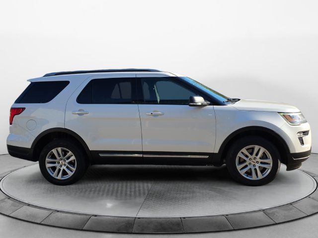Used 2019 Ford Explorer XLT w/ Equipment Group 202A AWD/4WD image 6