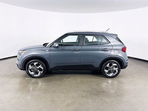 Used 2024 Hyundai Venue SEL image 8