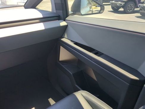Used 2024 Tesla Cybertruck AWD Crew Cab image 18
