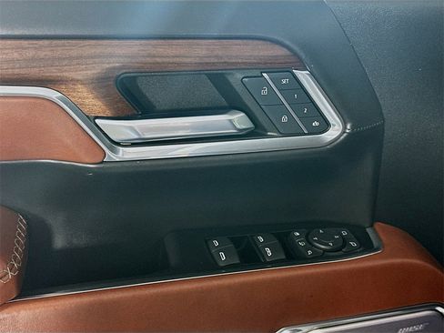 Used 2024 GMC Sierra 2500 Denali Ultimate image 24