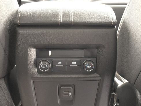 Used 2019 Chevrolet Traverse LT w/ LPO, Floor Liner Package AWD/4WD image 31
